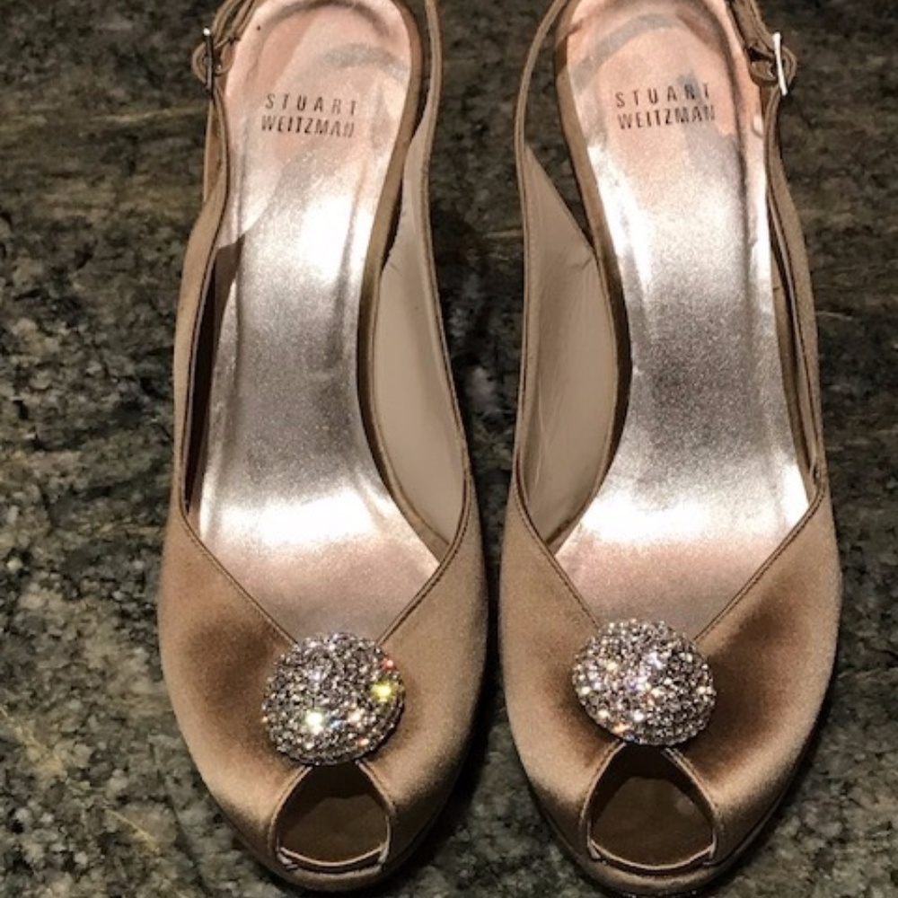 Sexy Stuart Weitzman peep-toe heels